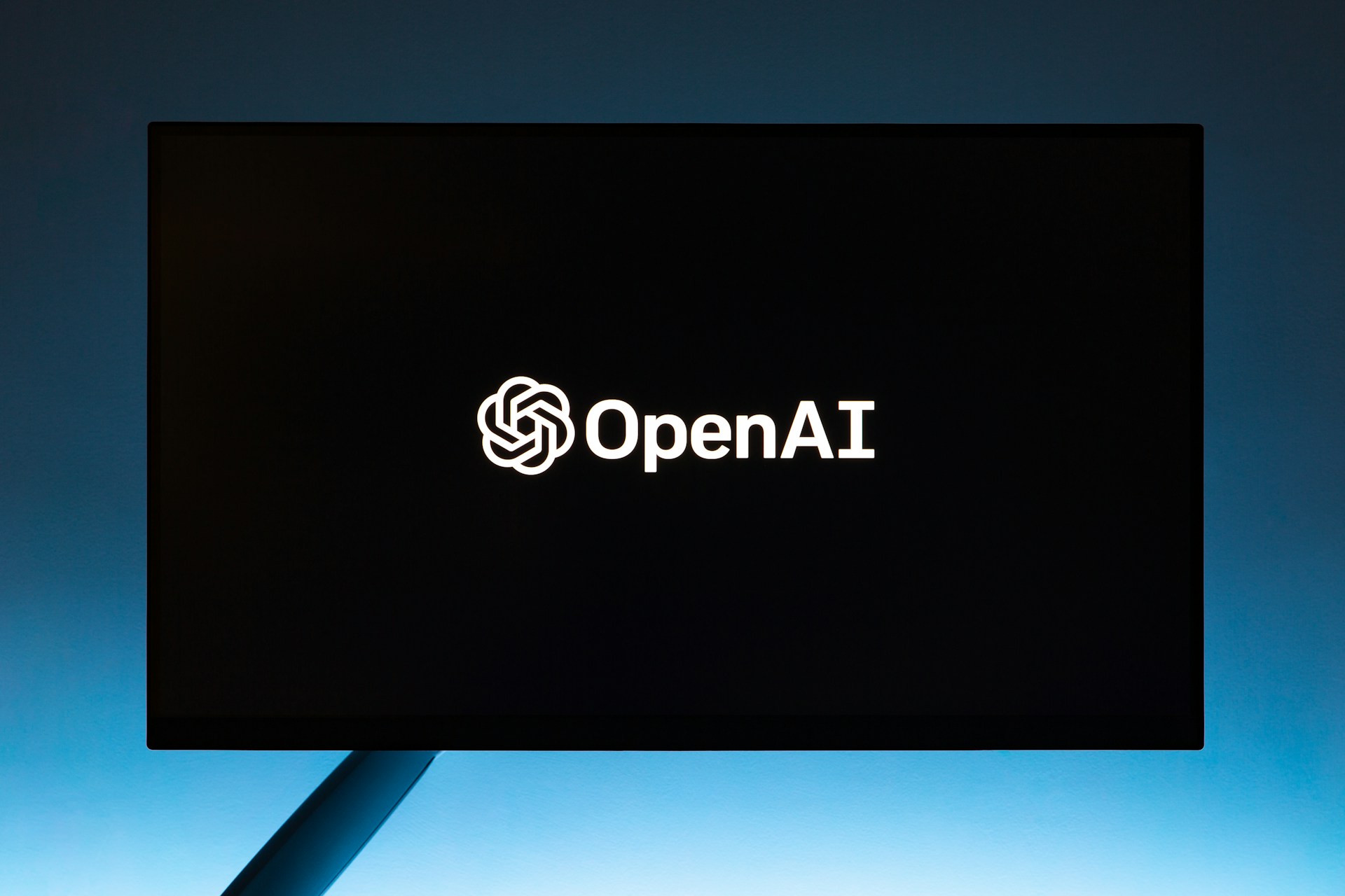 오픈AI, GPT-Oss 공개… GPT-5 출시에 앞서 메타·딥식과의 경쟁 본격화