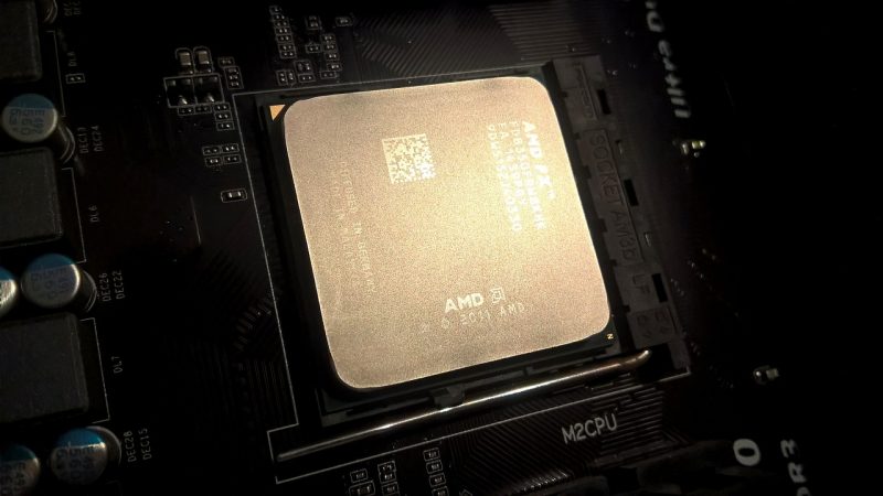 AI 인프라 판을 뒤흔드는 ‘네오클라우드’의 질주: 나스닥 100 입성과 숨겨진 딜레마